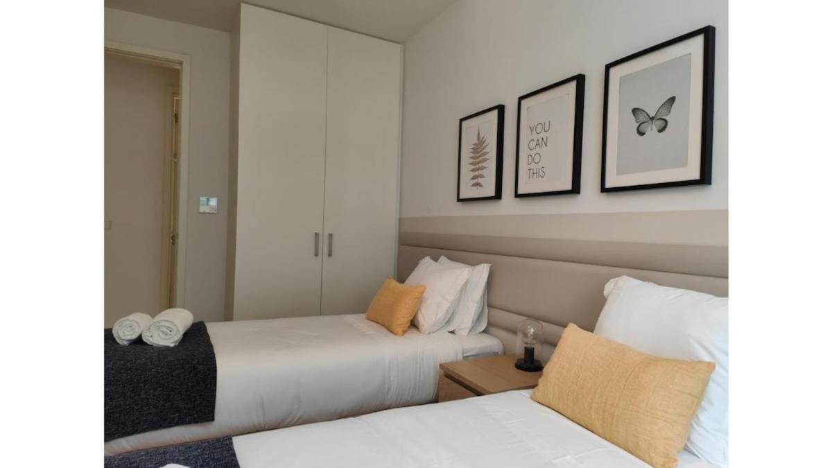 Amazing Spacious Chiado 2-bedroom Stylish W Ac * Lissabon