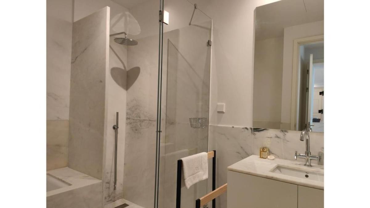 Amazing Spacious Chiado 2-bedroom Stylish W Ac Appartement