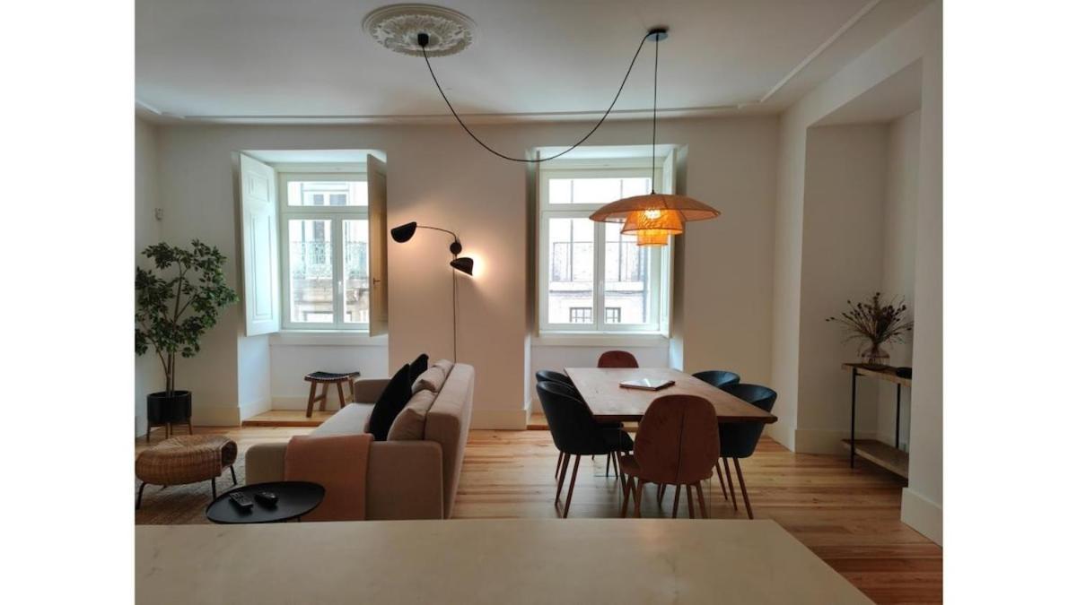 Amazing Spacious Chiado 2-bedroom Stylish W Ac Appartement