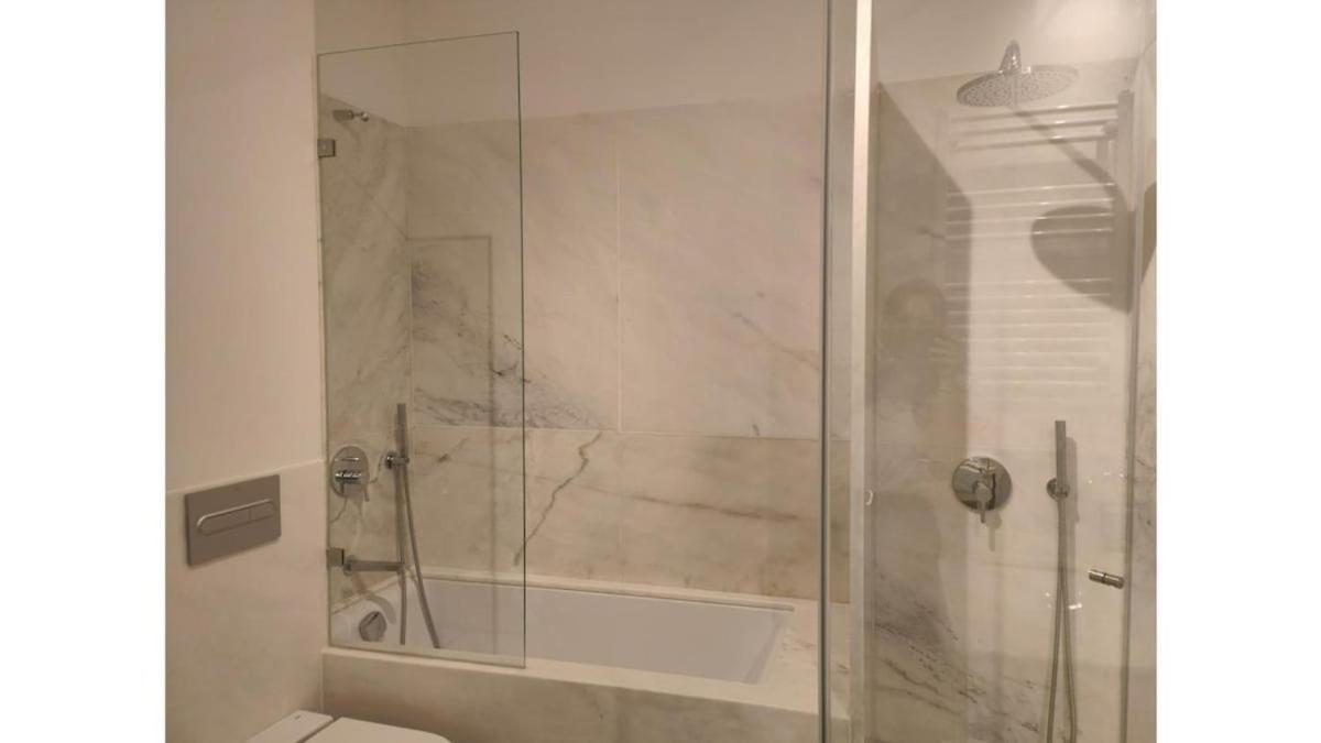 Amazing Spacious Chiado 2-bedroom Stylish W Ac Apartment Lissabon