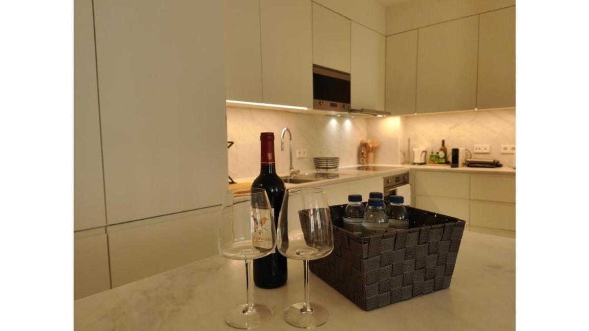 Amazing Spacious Chiado 2-bedroom Stylish W Ac Lissabon
