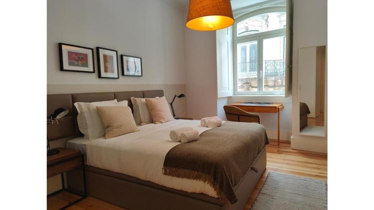 Amazing Spacious Chiado 2-bedroom Stylish W Ac * Lissabon